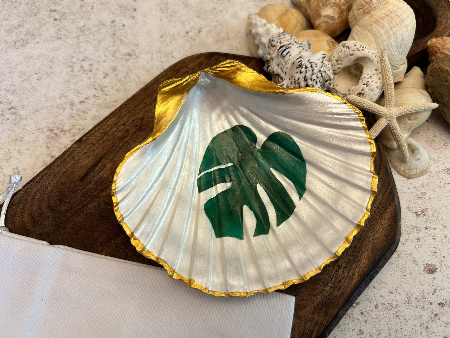 Palm Leaf Shell Trinket Dish. Gold and Green Monstera Leaf Botanical Ring Holder.