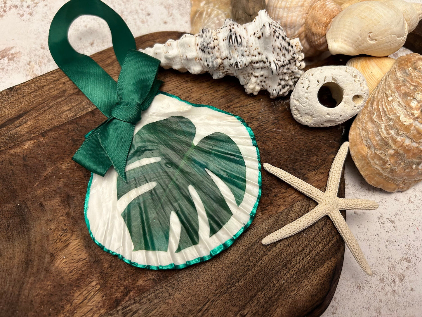 Emerald Green Palm Leaf Topical Scallop Shell Hanging Ornament.