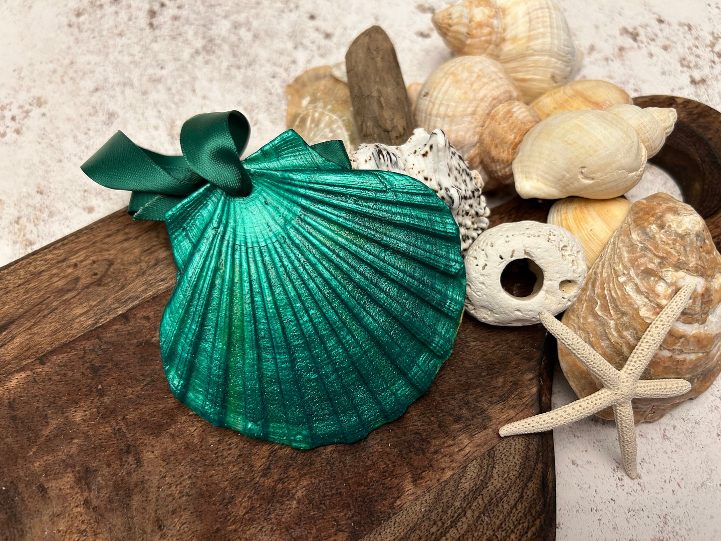 Emerald Green Palm Leaf Topical Scallop Shell Hanging Ornament.