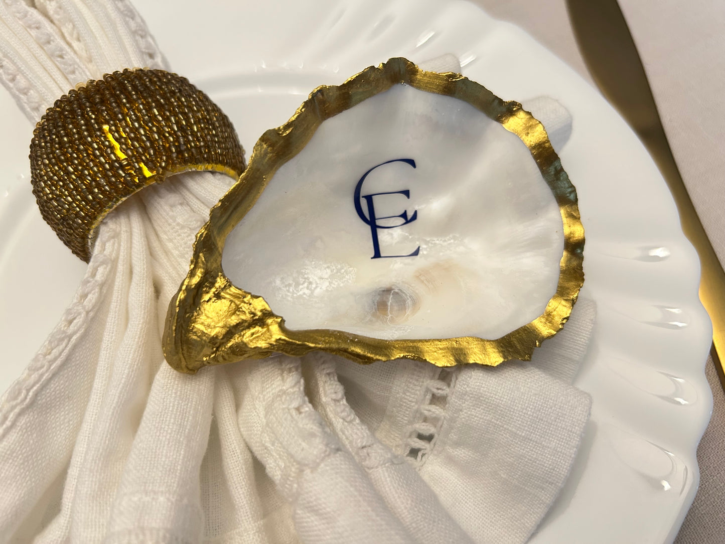 Gold Oyster Shell Place Cards. Personalised Wedding Name Place. Coastal Favour Gift.