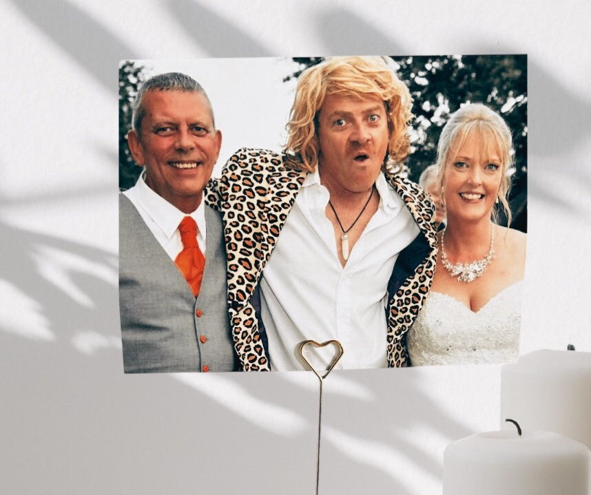 Elegant Gold Oyster Shell Wedding Photo Holder.