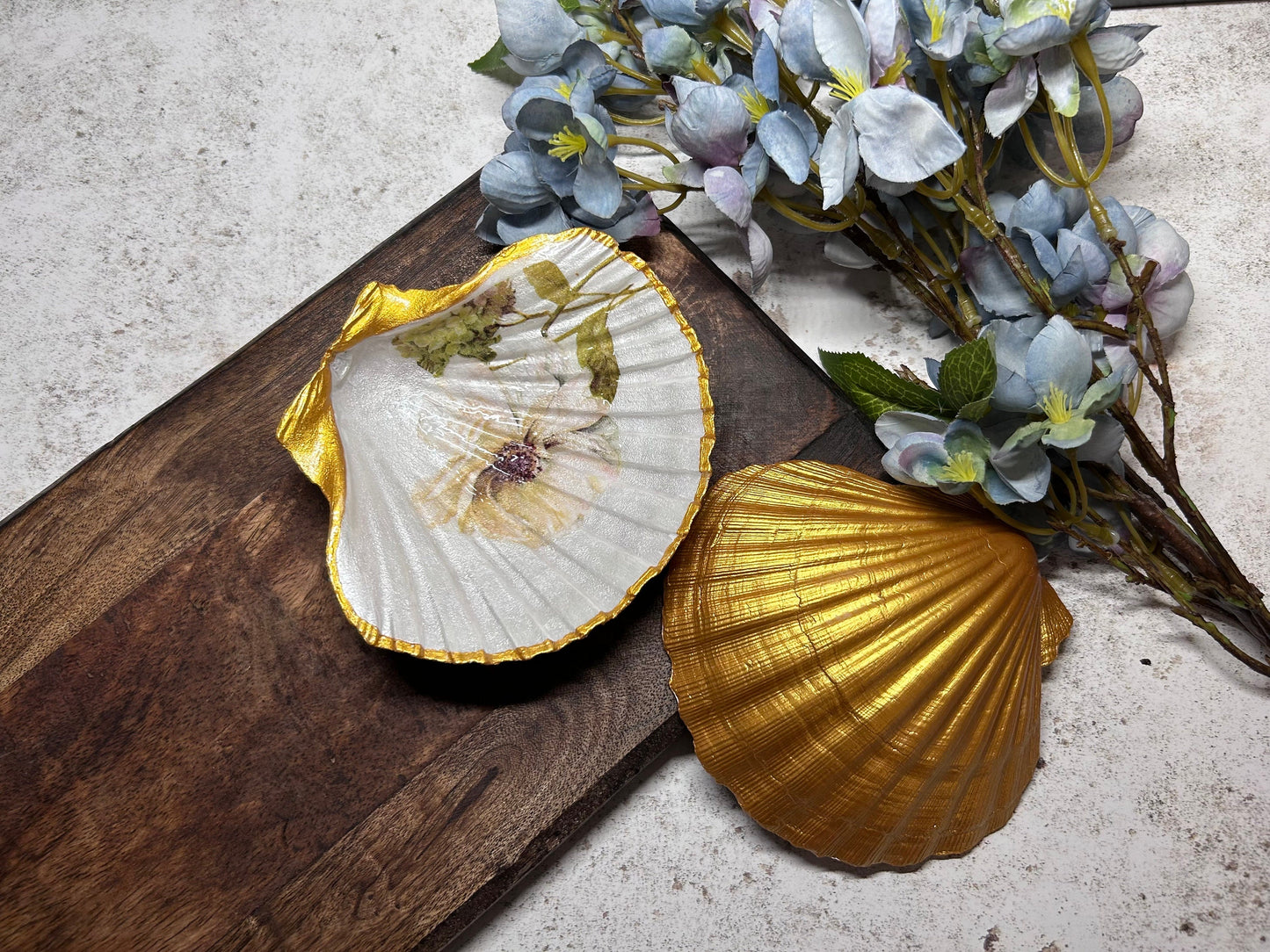 White Rose Scallop Shell Ring Dish. Gold Floral Jewellery Holder.