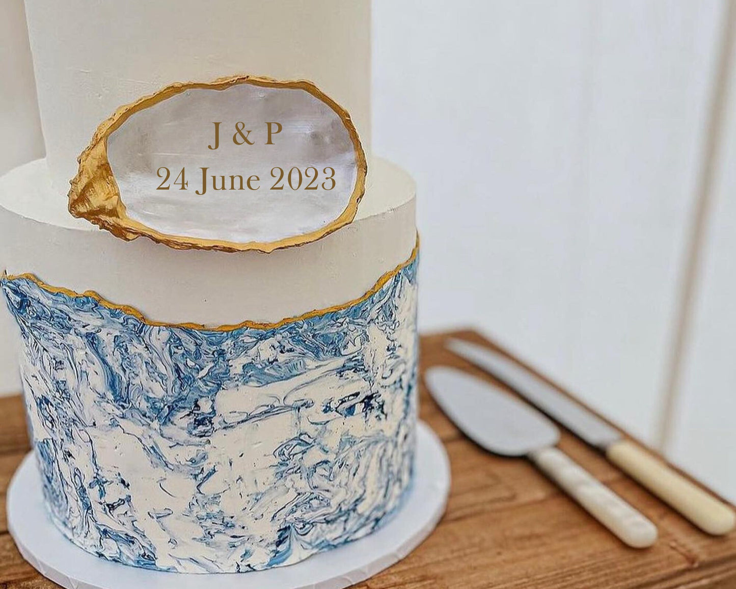 Personalised Gold Oyster Shell Cake Topper. Custom Beach Wedding Decoration.