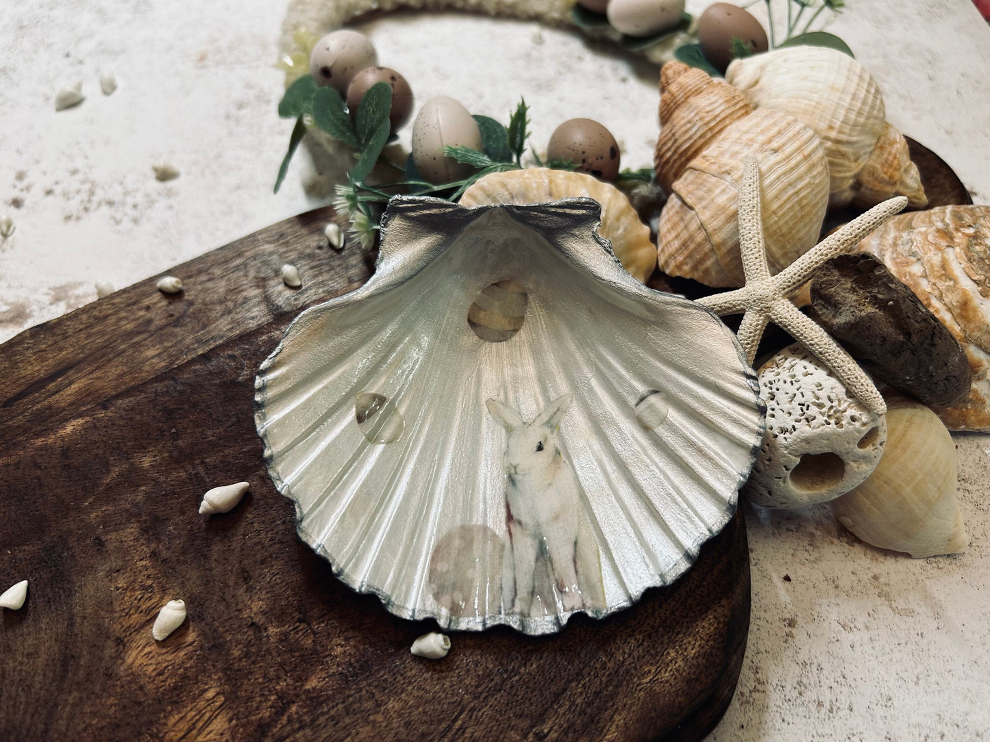 Easter Bunny Scallop Shell Trinket Dish. Mini Egg Holder. Silver and Grey Easter Home Decor Gift. Rabbit lovers Easter gift.