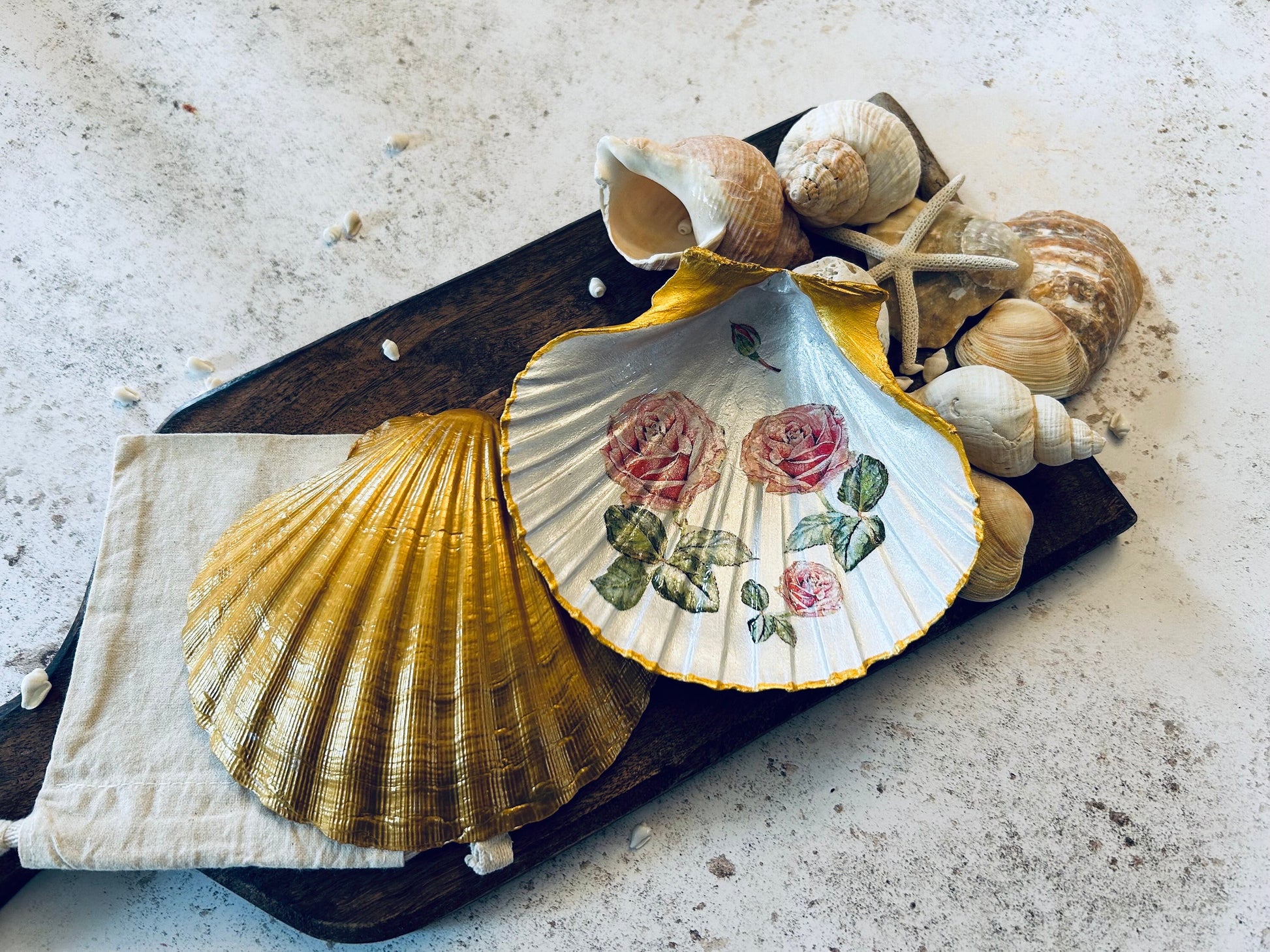 Pink rose and gold scallop shell ring dish. Floral gift for a gardener. Beach house decor. Rose pink flower decoupage vanity gift for her.