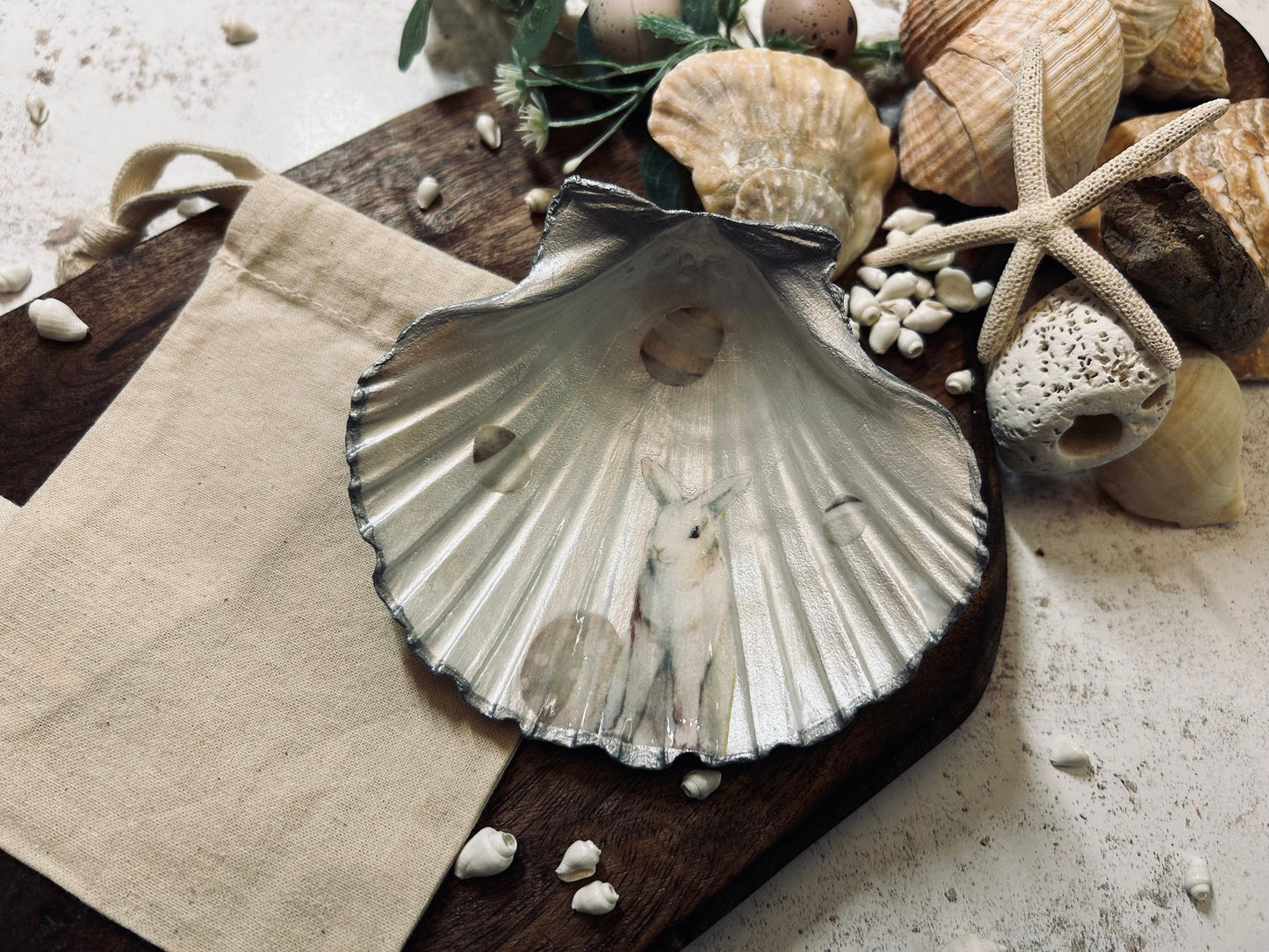 Easter Bunny Scallop Shell Trinket Dish. Mini Egg Holder. Silver and Grey Easter Home Decor Gift. Rabbit lovers Easter gift.
