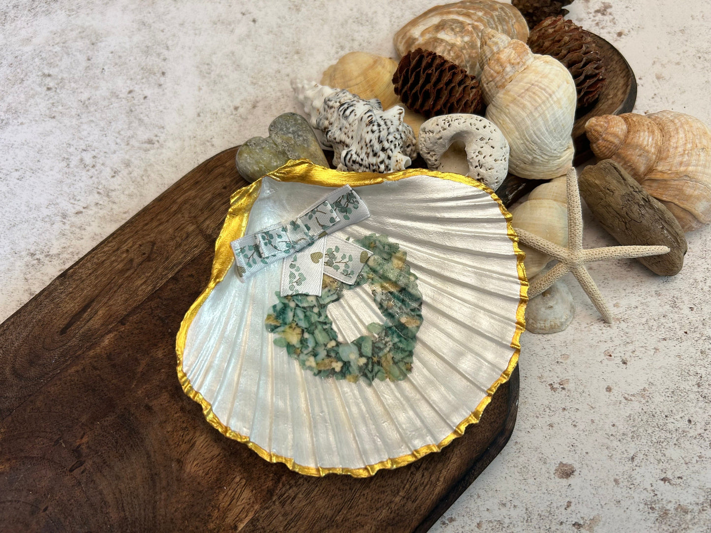 Green floral heart natural scallop seashell jewellery dish. Airbnb seaside bathroom decor. Valentine’s gold and sage decorative dish.