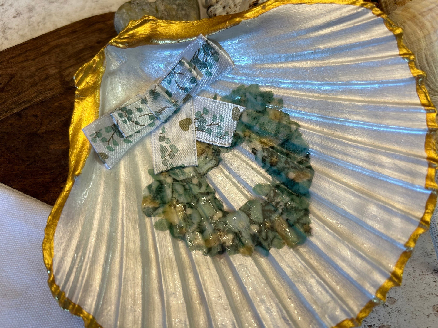 Green floral heart natural scallop seashell jewellery dish. Airbnb seaside bathroom decor. Valentine’s gold and sage decorative dish.