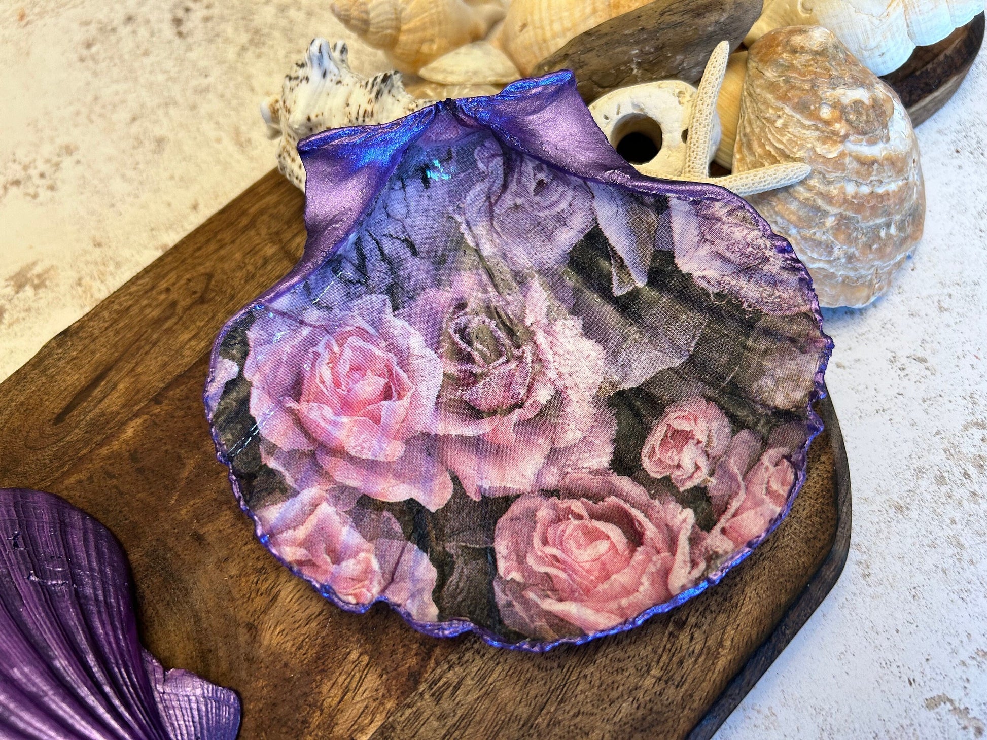 Purple and pink rose scallop shell dish. Mauve floral birthday trinket dish for her. Ring dish for shell lovers. June birthday flower.