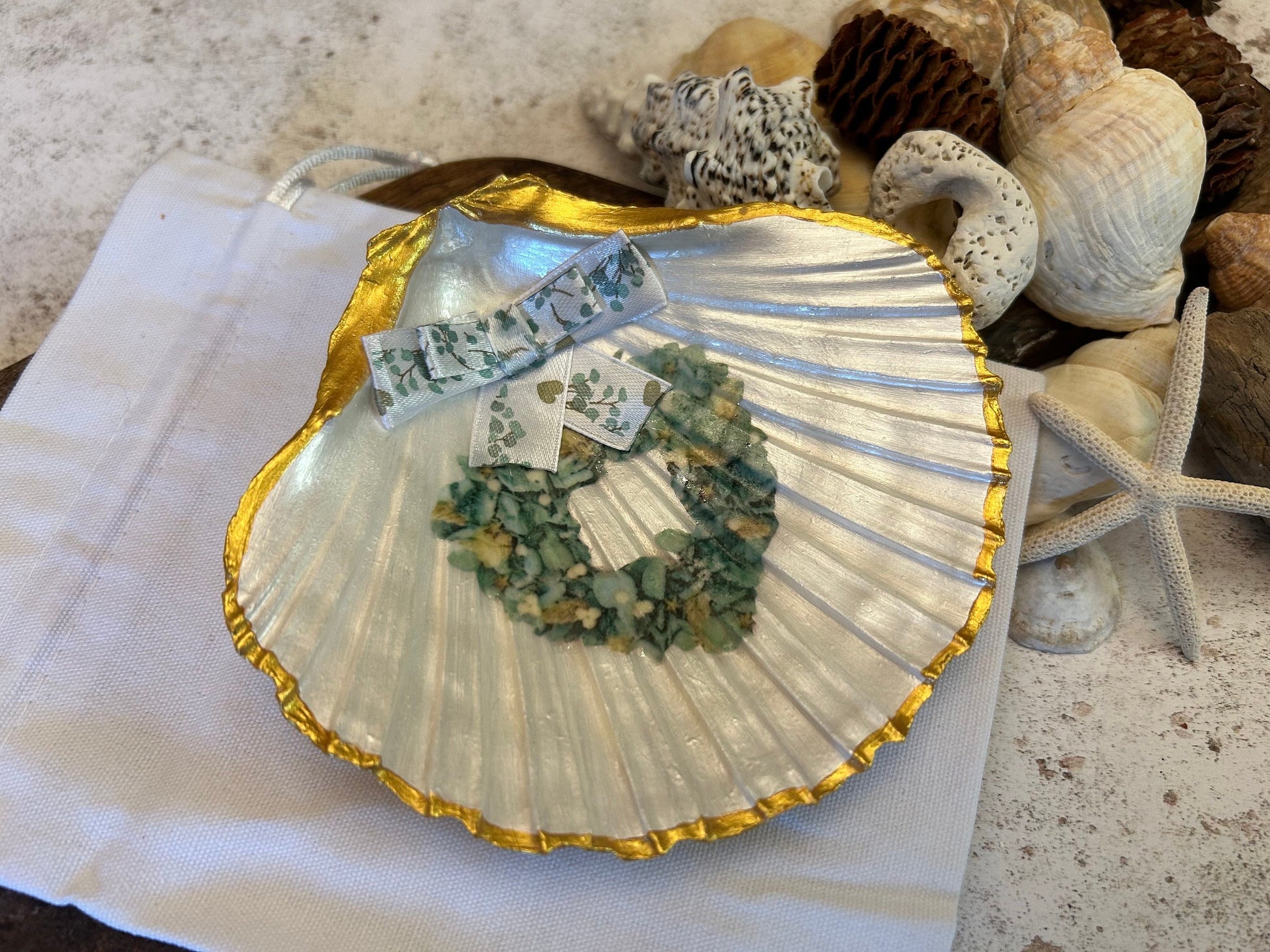 Green floral heart natural scallop seashell jewellery dish. Airbnb seaside bathroom decor. Valentine’s gold and sage decorative dish.