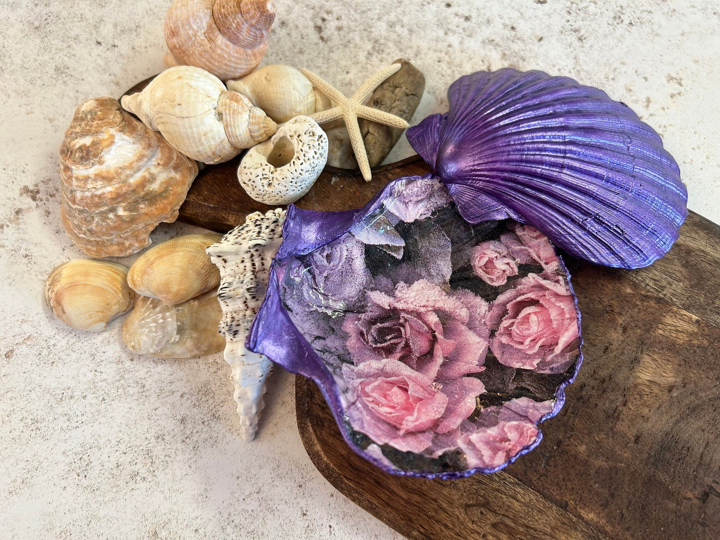 Purple and pink rose scallop shell dish. Mauve floral birthday trinket dish for her. Ring dish for shell lovers. June birthday flower.