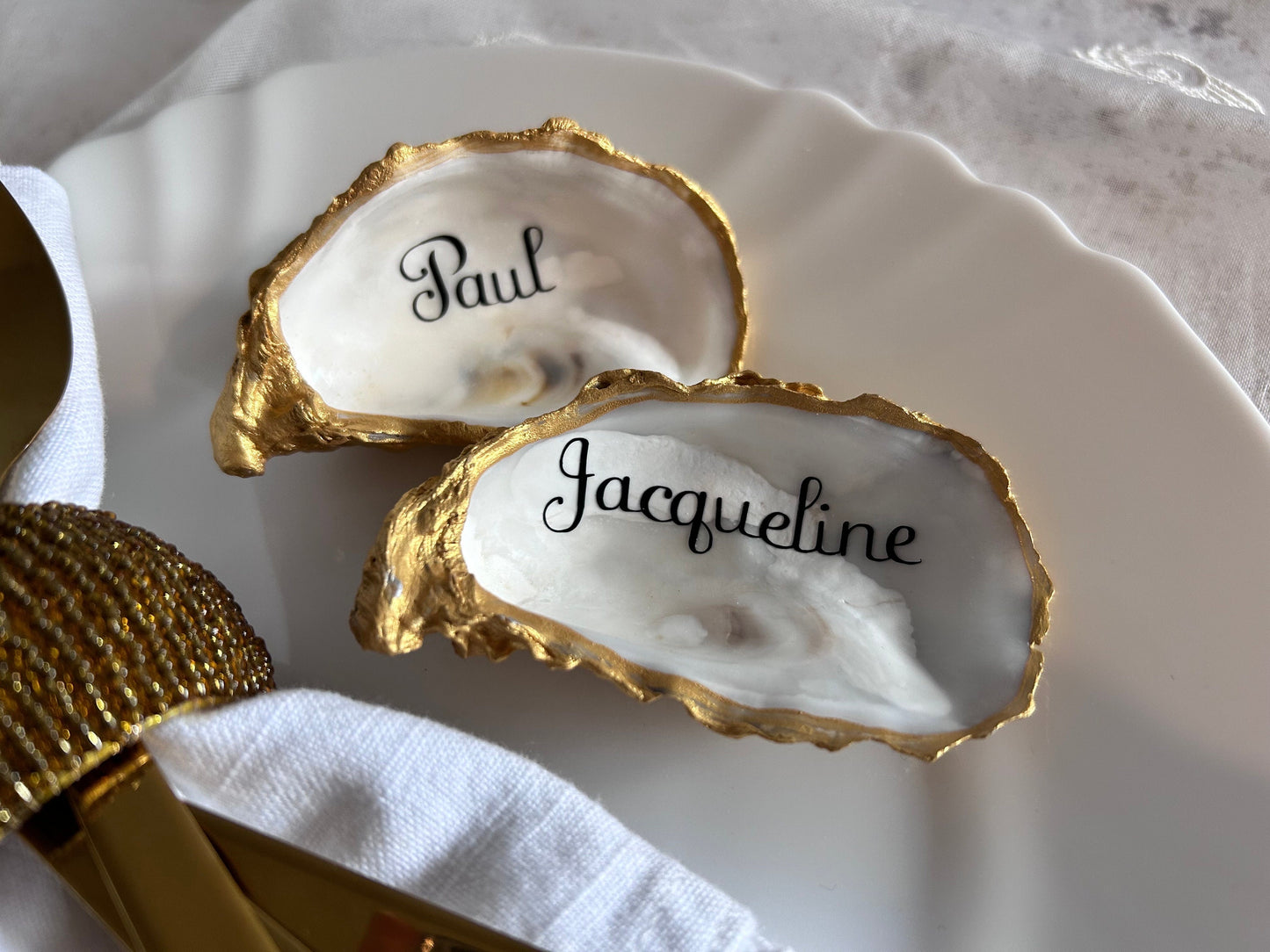 Personalised oyster shell place card. Wedding place names and favours. Natural inside with custom colours. Destination or beach wedding.
