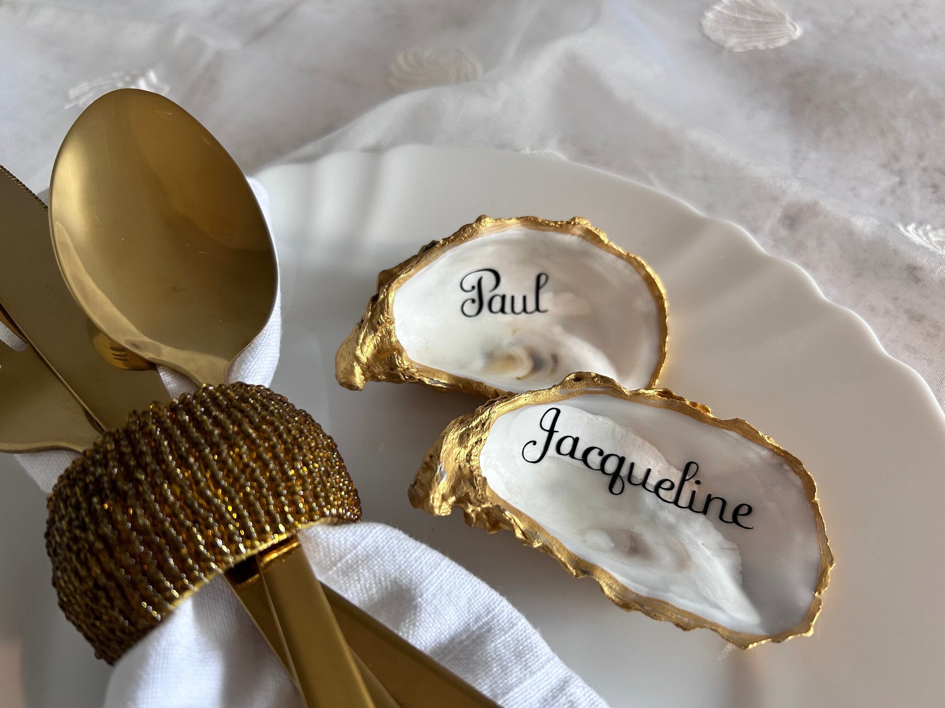 Oyster shell wedding place names and favours. Personalised name card for wedding party. Wedding guest gift. Place setting keepsake.