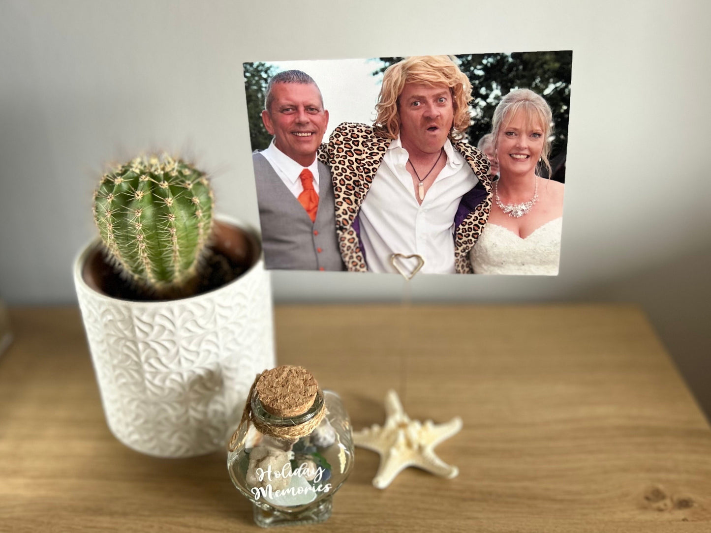 Starfish place name. Natural starfish name card holder. Destination wedding seeded place card. Gold heart card holder, photo favour.