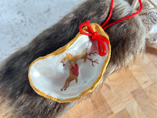 Reindeer Christmas Tree Oyster Shell Decoration. Gold Retro Home Decor. Coastal Vintage Bauble.