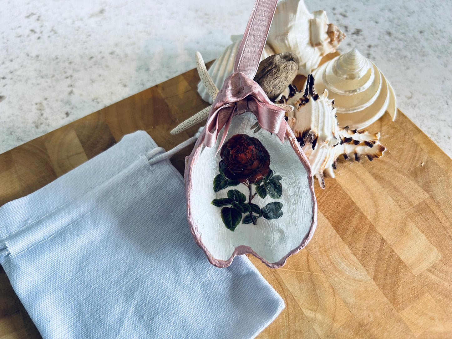 Personalised red vintage rose oyster shell. Dusky pink hanging decor. June birthday keepsake. Mother’s Day gift. Bottle gift tag decoration.