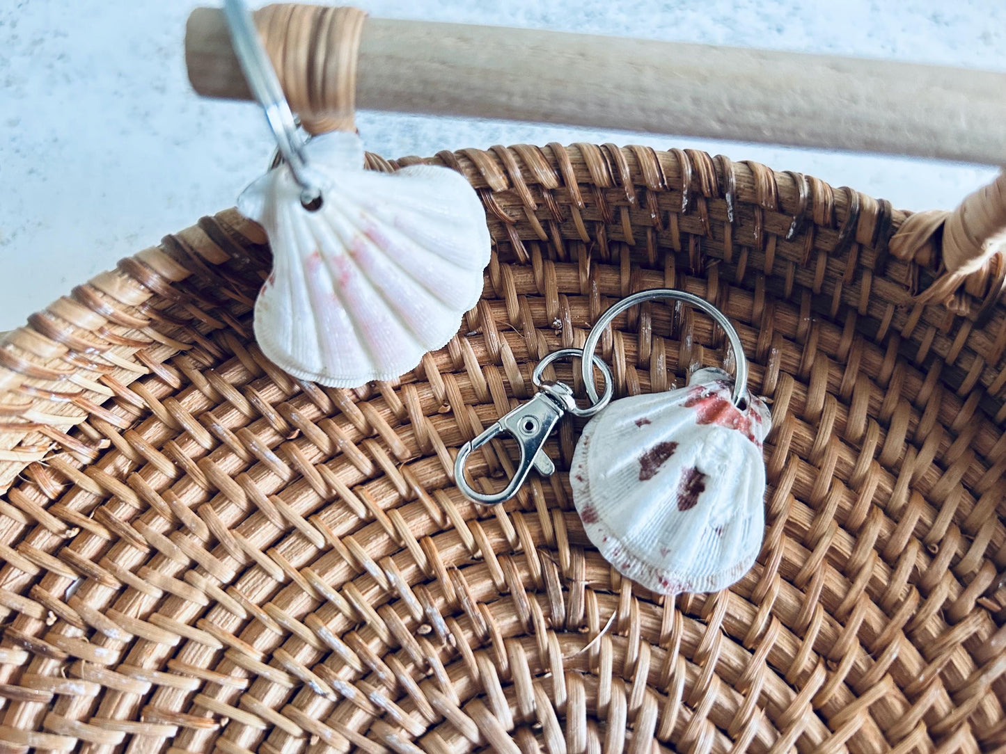 Scallop Shell Keyring or Bag Charm. Beach Wedding Favor, Party Bag Gift.