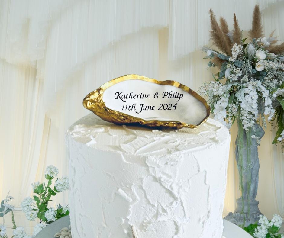 Antique Gold Oyster Shell Cake Topper. Custom Cake Ornament. Decoration for a Beach Wedding.