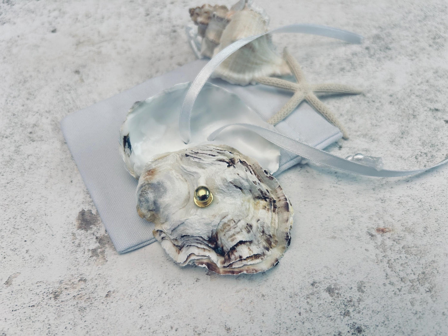 Natural Oyster Shell Ring Box. Beach Wedding Ring Holder. Seashell Gift.