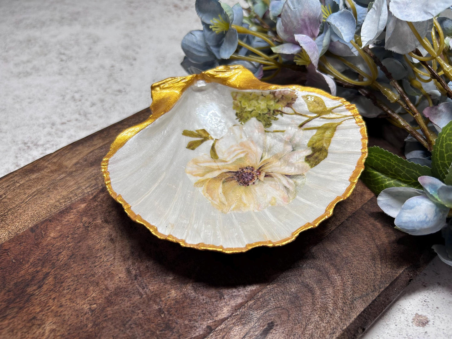White Rose Scallop Shell Ring Dish. Gold Floral Jewellery Holder.