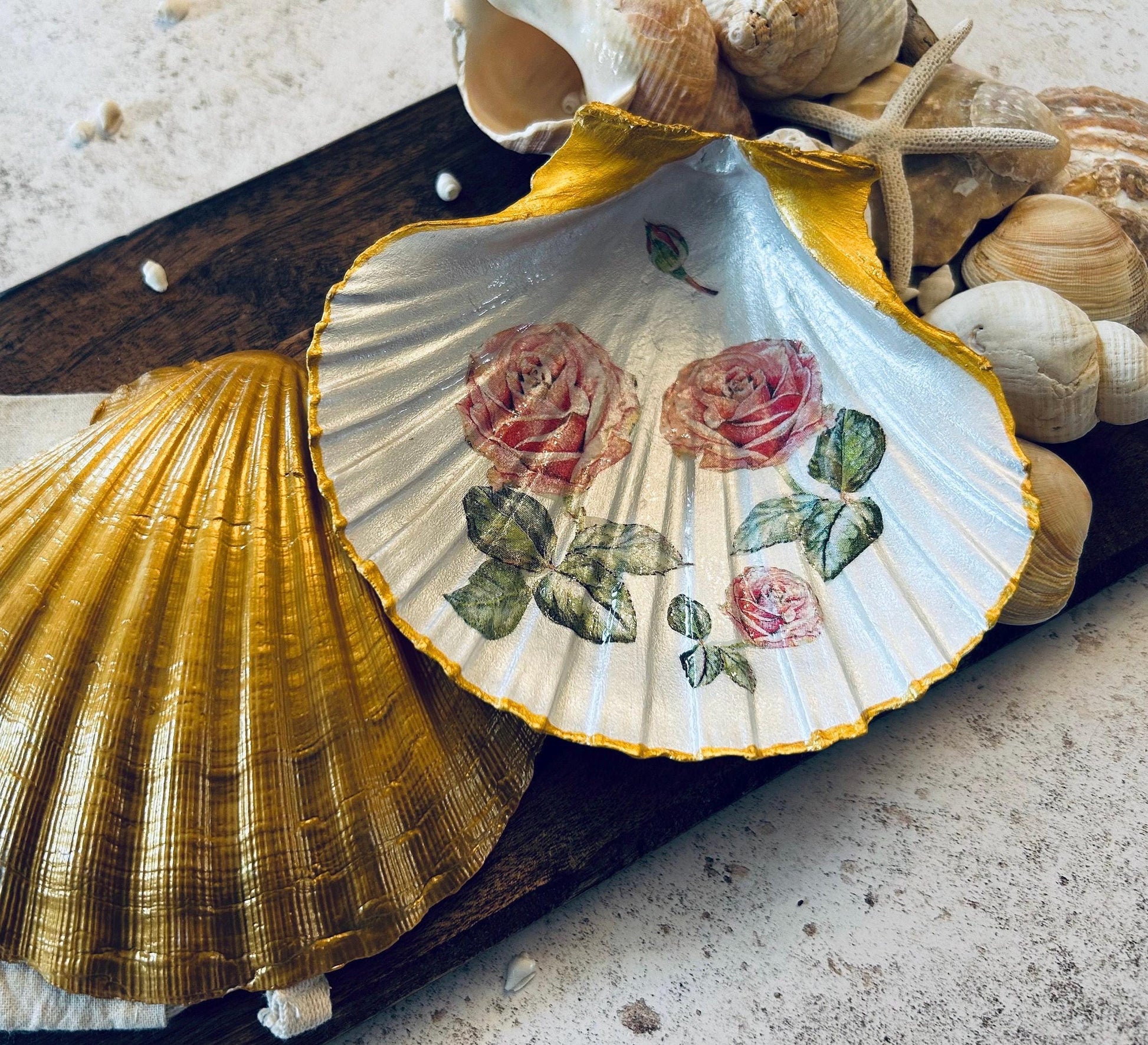 Pink rose and gold scallop shell ring dish. Floral gift for a gardener. Beach house decor. Rose pink flower decoupage vanity gift for her.