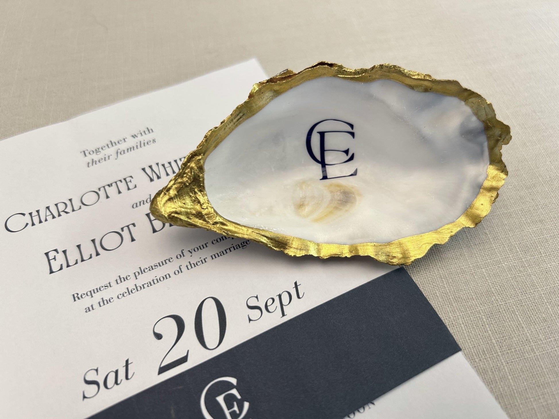 Gold Oyster Shell Place Cards. Personalised Wedding Name Place. Coastal Favour Gift.
