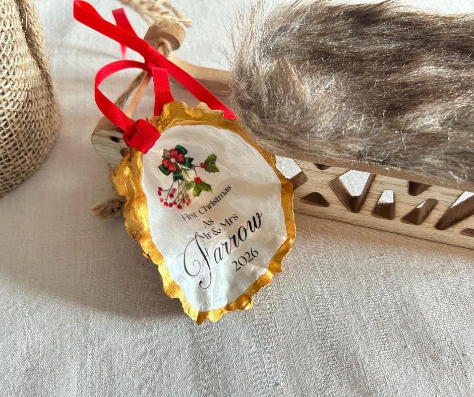 First Christmas as Mr & Mrs Ornament, Personalised Newlywed Gift, Custom Christmas Decoration for Couples.