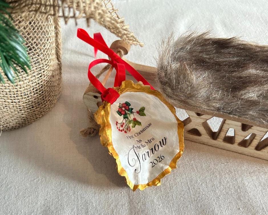 First Christmas as Mr & Mrs Ornament, Personalised Newlywed Gift, Custom Christmas Decoration for Couples.