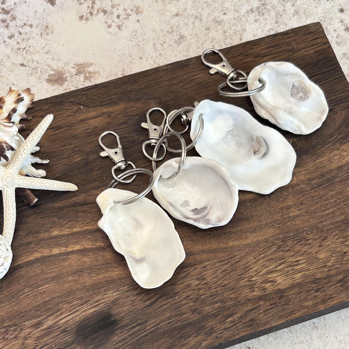 Oyster Shell Keychain.  Natural Beach Bag Charm, Coastal Keyring favour.  Beach Wedding Gift.