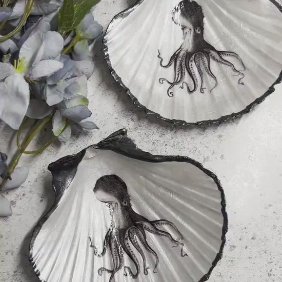 Black vintage Octopus scallop shell dish. Desk tidy to hold cufflinks, coins or trinkets. Unique Gift for him or her. Octopi home accent.