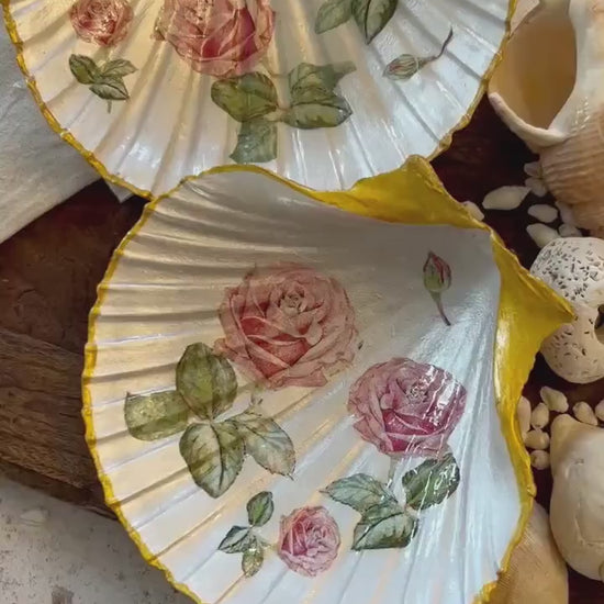 Pink Rose Scallop Shell Trinket Dish. Gold cottagecore Jewellery Holder.