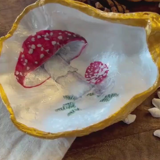Toadstool oyster shell trinket dish. Nature lovers gift for her. Red and gold mushroom cottagecore ring dish. Autumn Fall home decor gift.