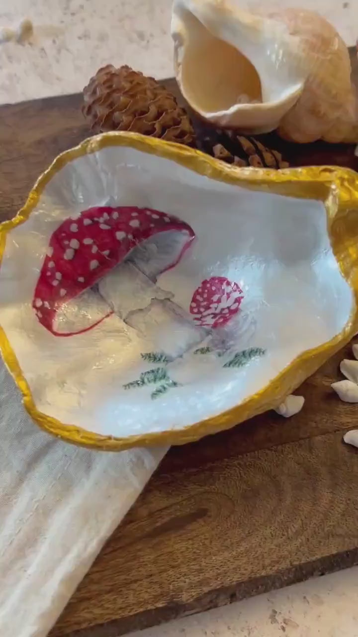 Toadstool oyster shell trinket dish. Nature lovers gift for her. Red and gold mushroom cottagecore ring dish. Autumn Fall home decor gift.
