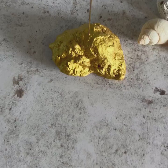 Gold oyster shell wedding photo holder. Elegant beach wedding table number/menu holder. Lost loved one beach wedding memorial photo holder.